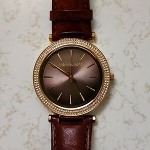 MUST SALE TODAY!!! MK WATCH (WOMEN) VERY ELEGANT, RUNS PERFECT $20 FIRM!!